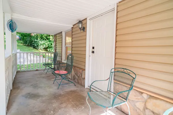 132 Watauga Ave NE, Knoxville, TN 37917-4938