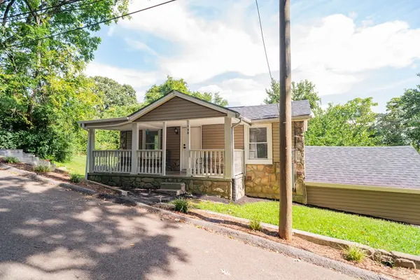 132 Watauga Ave NE, Knoxville, TN 37917-4938