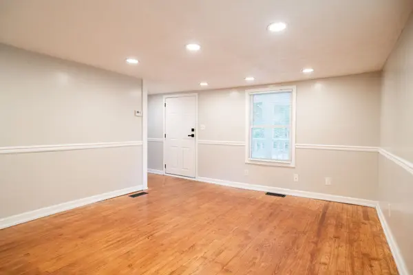 132 Watauga Ave NE, Knoxville, TN 37917-4938