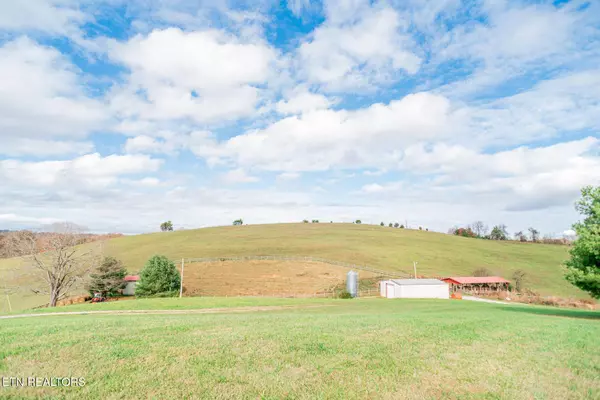 327 Leabow Hollow Rd Rd, New Tazewell, TN 37825