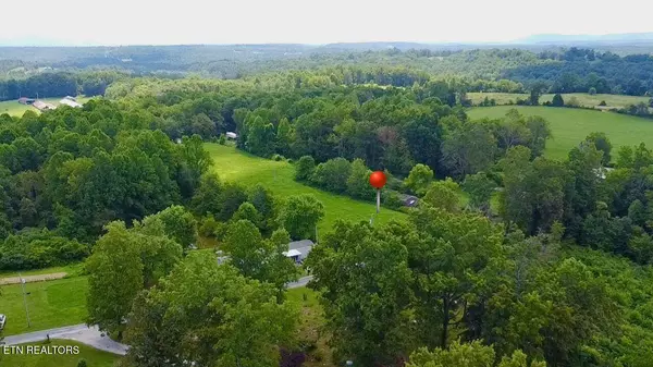 Lowell Adkins Rd, Deer Lodge, TN 37726