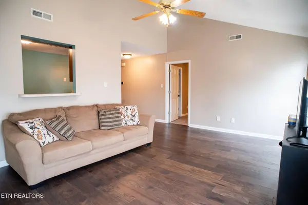 8022 Intervale WAY, Powell, TN 37849