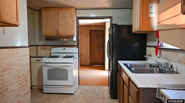 311 Maple Street, Shoshoni, WY 82649