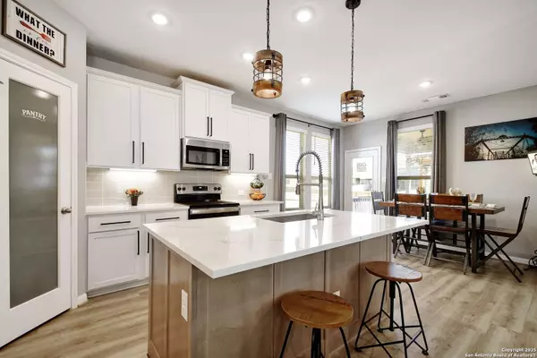 921 Windflower, New Braunfels, TX 78130