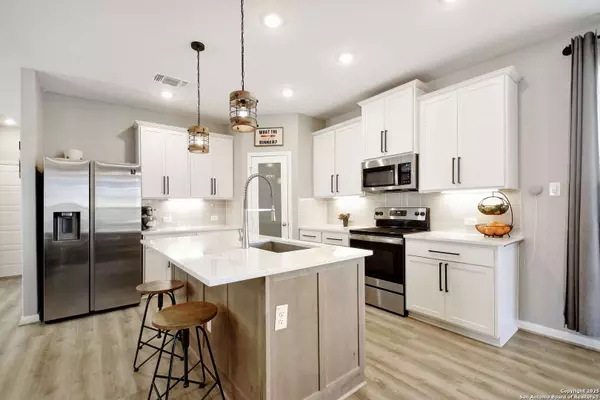 921 Windflower, New Braunfels, TX 78130