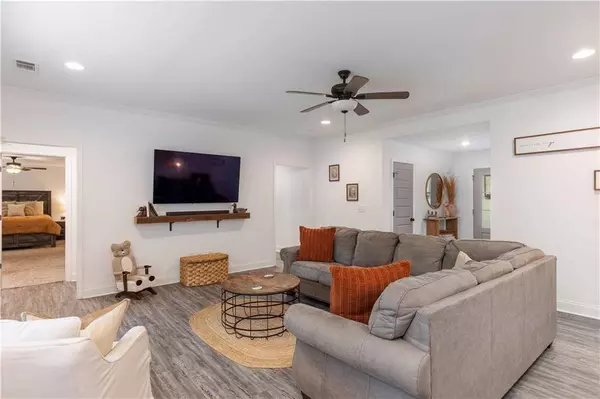 30 Veterans CT, Fort Mitchell, AL 36856