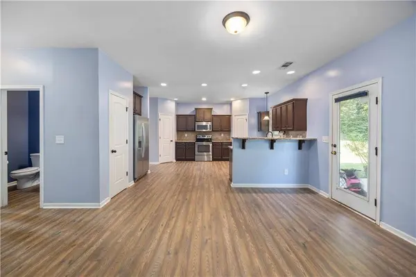 272 Running Bear DR, Smiths Station, AL 36877