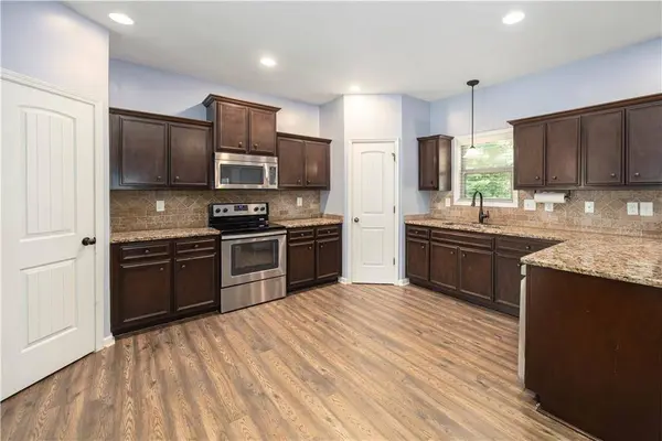 272 Running Bear DR, Smiths Station, AL 36877