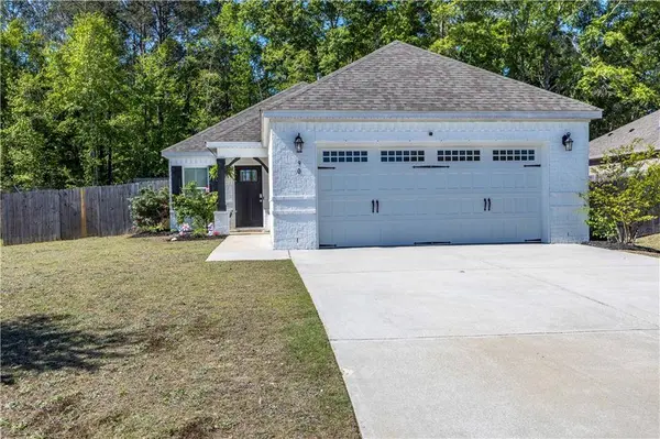 90 Quail Run AVE, Smiths Station, AL 36877