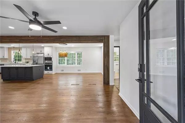 1582 Pine CIR, Austell, GA 30168