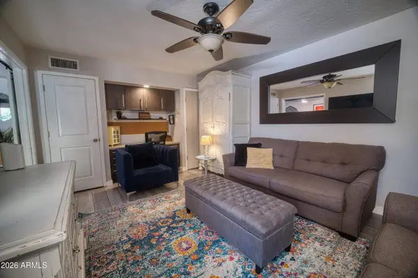 3209 S COLLEGE Avenue, Tempe, AZ 85282