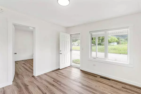 21546 27 AVE, Bellevue, AB T0K 0C0