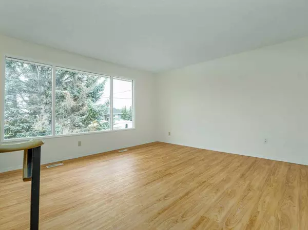 724 Florence ST, Pincher Creek, AB T0K 1W0