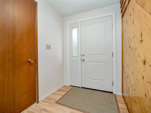 724 Florence ST, Pincher Creek, AB T0K 1W0