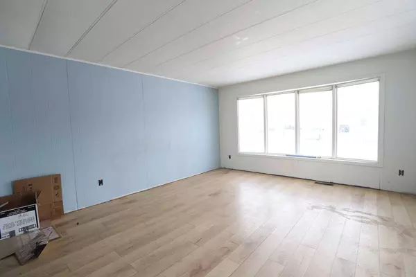 895 Elizabeth ST #33, Pincher Creek, AB T0K1W0