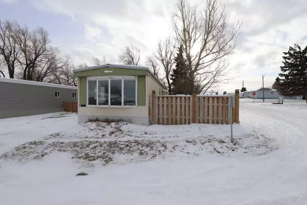895 Elizabeth ST #33, Pincher Creek, AB T0K1W0