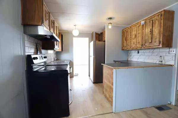 895 Elizabeth ST #33, Pincher Creek, AB T0K1W0