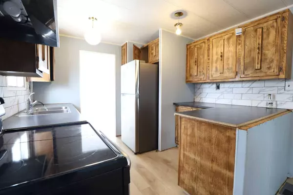 895 Elizabeth ST #33, Pincher Creek, AB T0K1W0