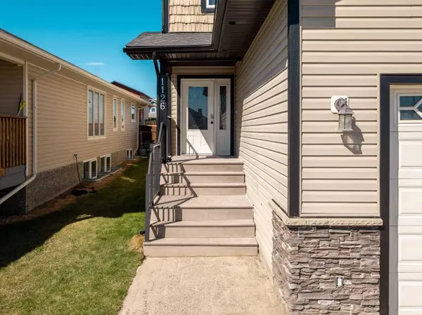 1126 Briar RD, Pincher Creek, AB T0K 1W0