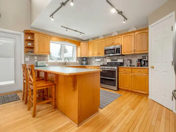 966 Lawrence ST, Pincher Creek, AB T0K 1W0