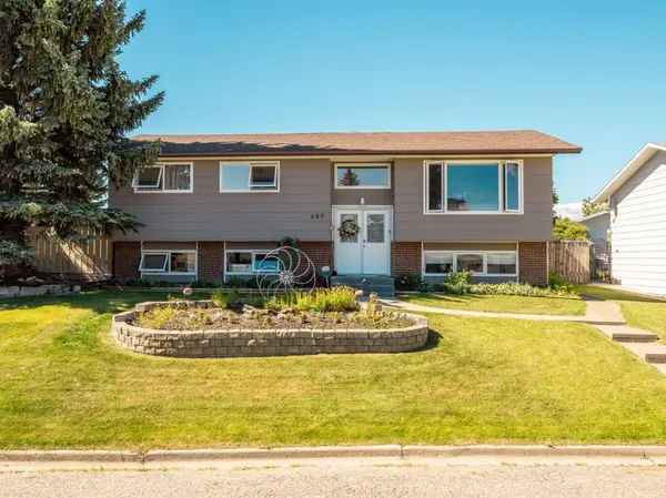 580 McDougall ST, Pincher Creek, AB T0K 1W0