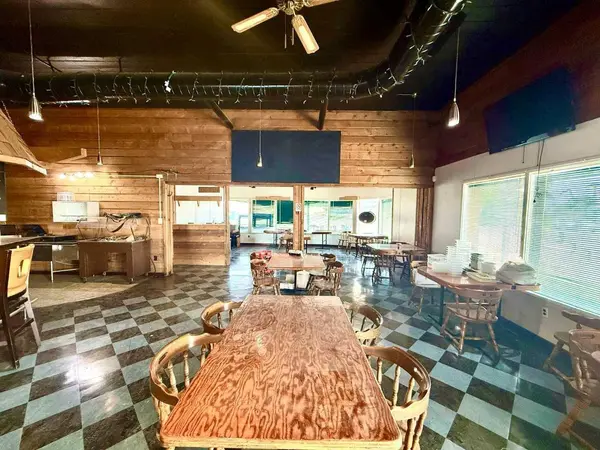988 Main ST, Pincher Creek, AB T0K 1W0