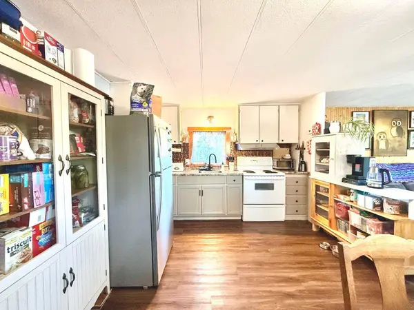 895 Elizabeth street,Spruce Villa Mobile Park #32, Pincher Creek, AB T0K 1W0