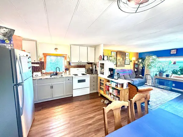 895 Elizabeth street,Spruce Villa Mobile Park #32, Pincher Creek, AB T0K 1W0