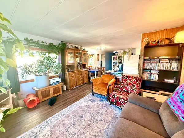 895 Elizabeth street,Spruce Villa Mobile Park #32, Pincher Creek, AB T0K 1W0