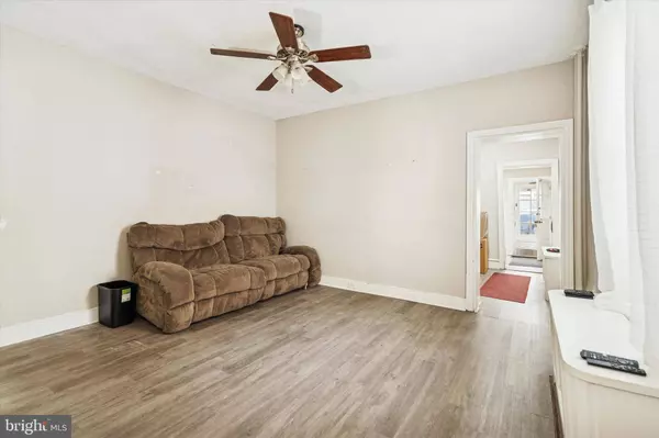 352 CARSON ST, Philadelphia, PA 19128