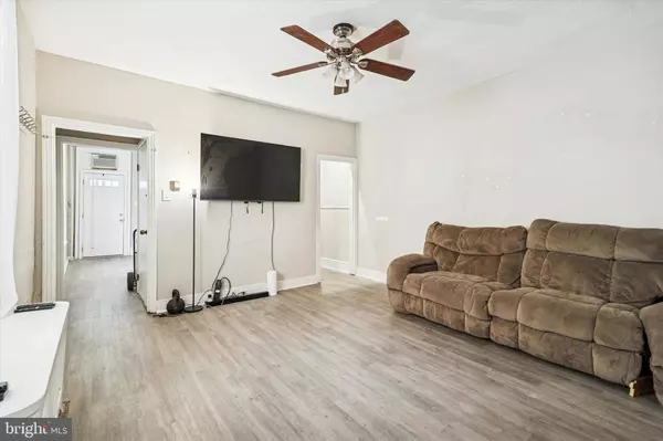 352 CARSON ST, Philadelphia, PA 19128