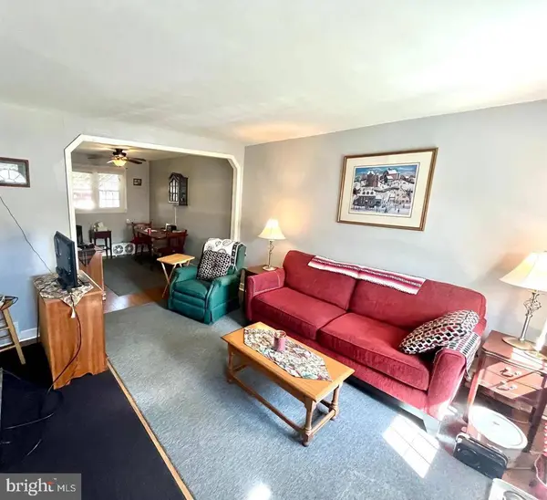 17 HARTRANFT AVE, Norristown, PA 19401