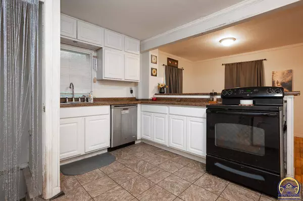 825 NE Winfield AVE, Topeka, KS 66616