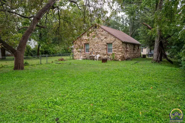 825 NE Winfield AVE, Topeka, KS 66616