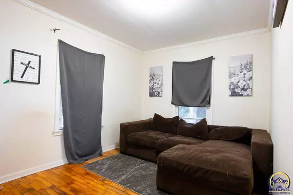 825 NE Winfield AVE, Topeka, KS 66616