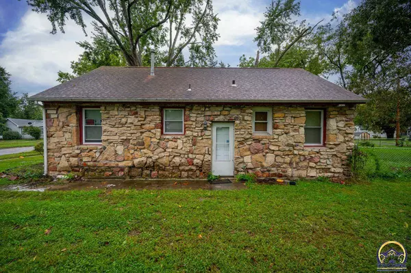 825 NE Winfield AVE, Topeka, KS 66616