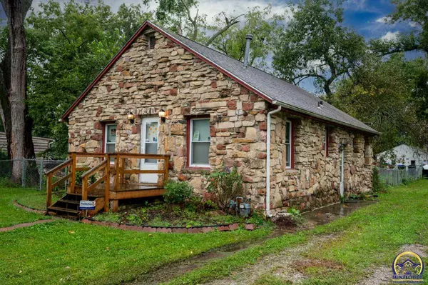 825 NE Winfield AVE, Topeka, KS 66616