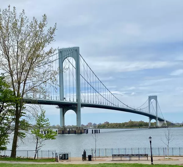 feature image of Best Place to Live in Queens, New York: Whitestone