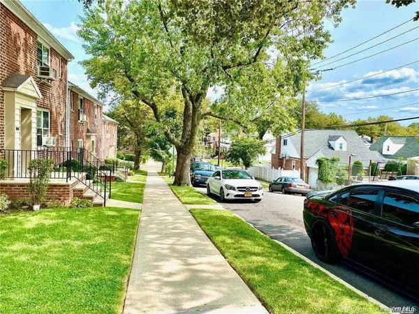 20403 36th AVE #397, Bayside, NY 11361