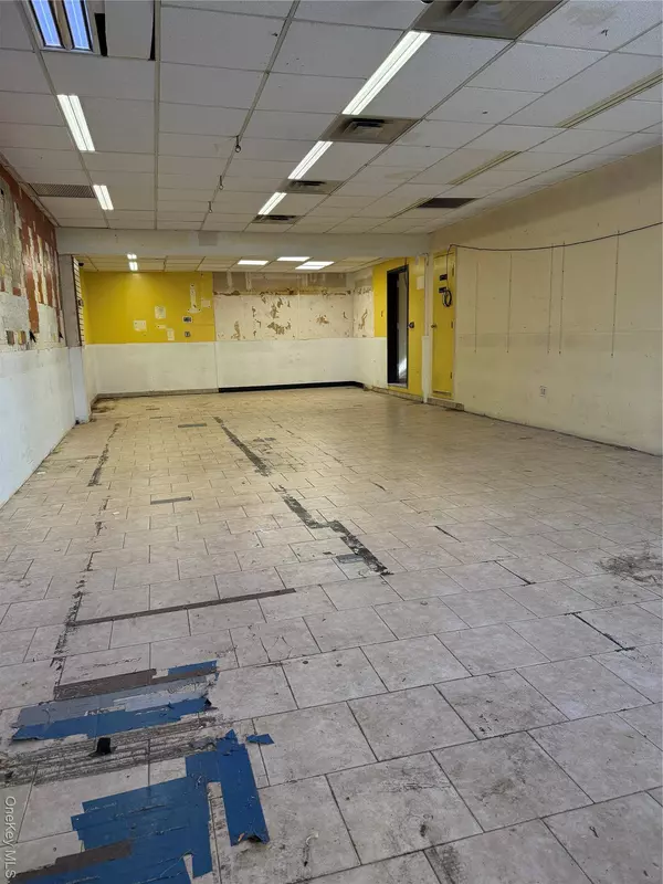 5819 College Point BLVD, Flushing, NY 11355