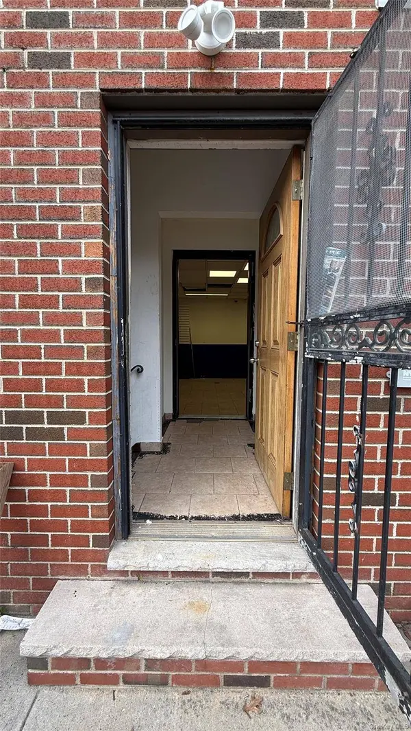 58-19 College Point BLVD, Flushing, NY 11355