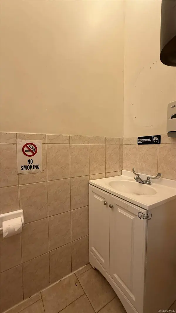 58-19 College Point BLVD, Flushing, NY 11355