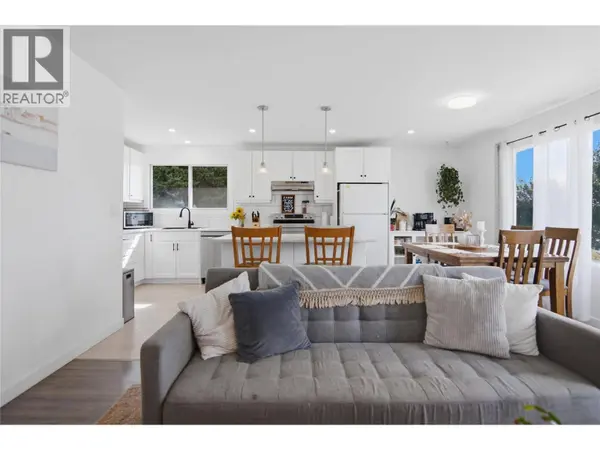 15 Galena Avenue, Logan Lake, BC V0K1W0