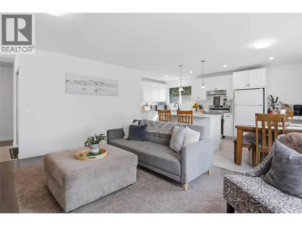 15 Galena Avenue, Logan Lake, BC V0K1W0
