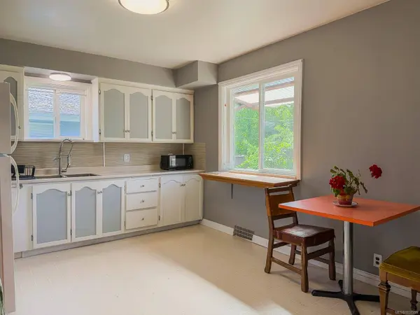 2544 8th Ave, Port Alberni, BC V9Y 2L7