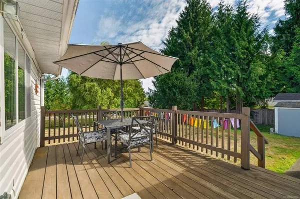 450 Aurora St, Parksville, BC V9P 1L3