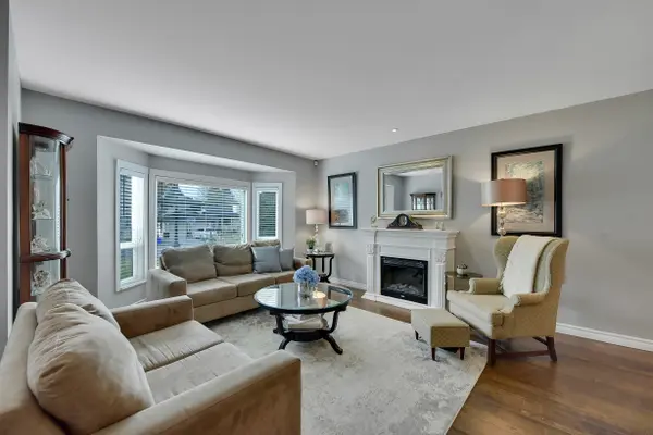 12550 222 St, Maple Ridge, BC V2X 0W5