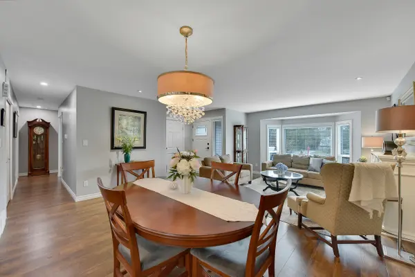 12250 222 St, Maple Ridge, BC V2X 5W7