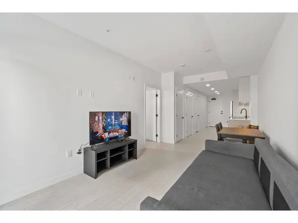10488 138A ST #B102, Surrey, BC V3T0W4