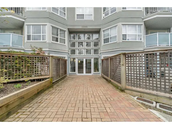13955 LAUREL DR #405, Surrey, BC V3T1A8